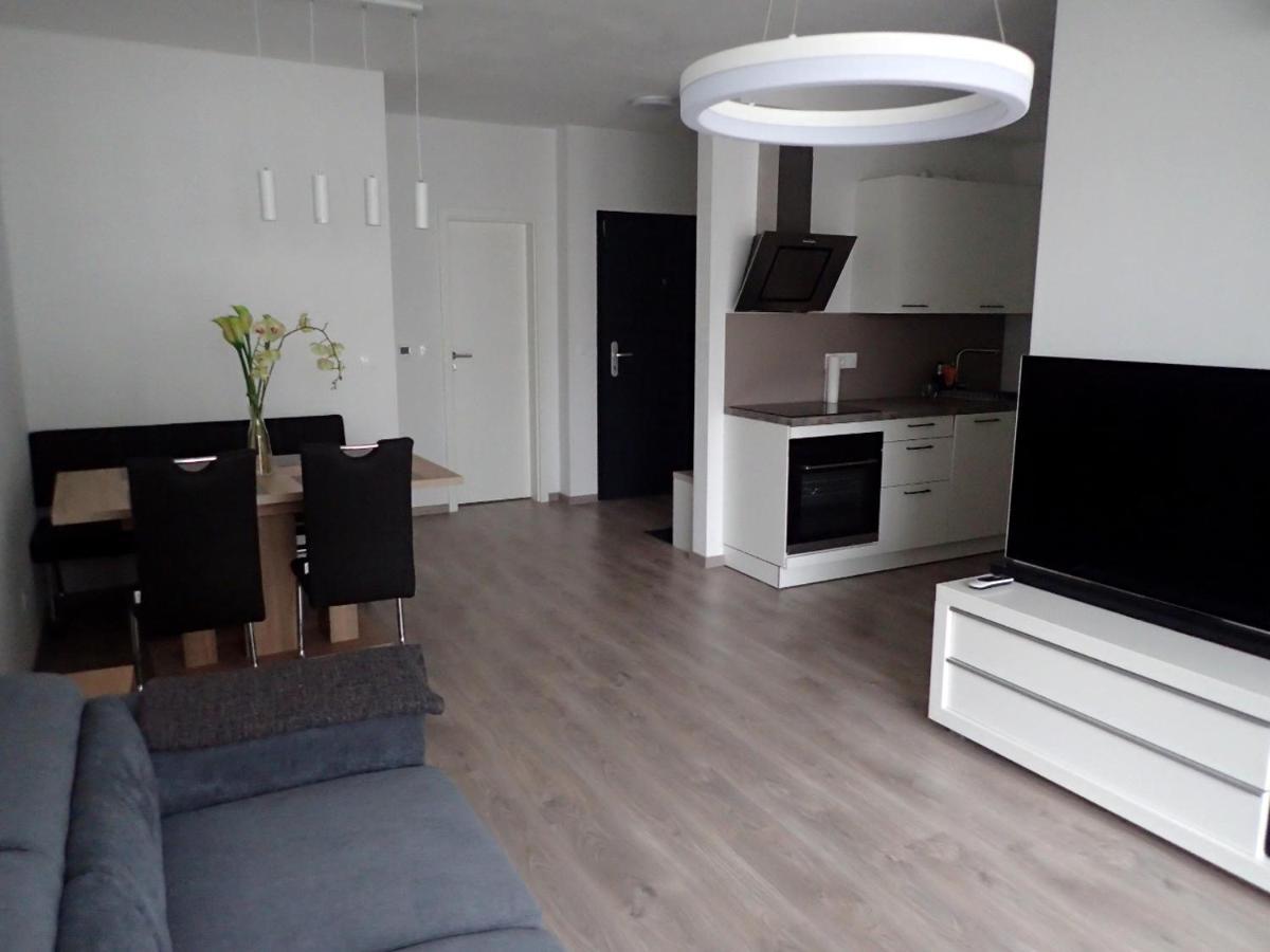 Apartment In The Old Town Bratislava Bagian luar foto